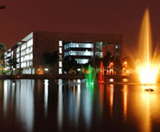 南开大学 